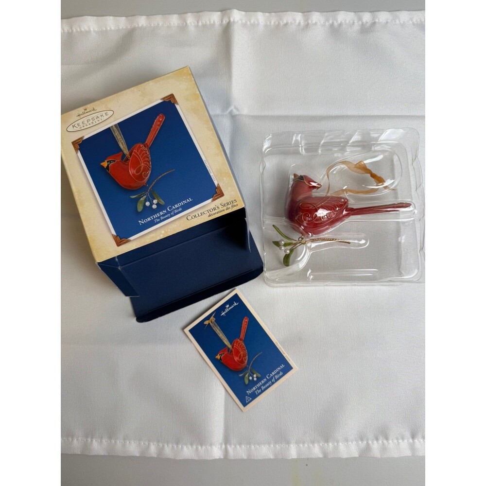 Hallmark Keepsake Ornament – Northern Cardinal - 1st in The Beauty of Birds 2005